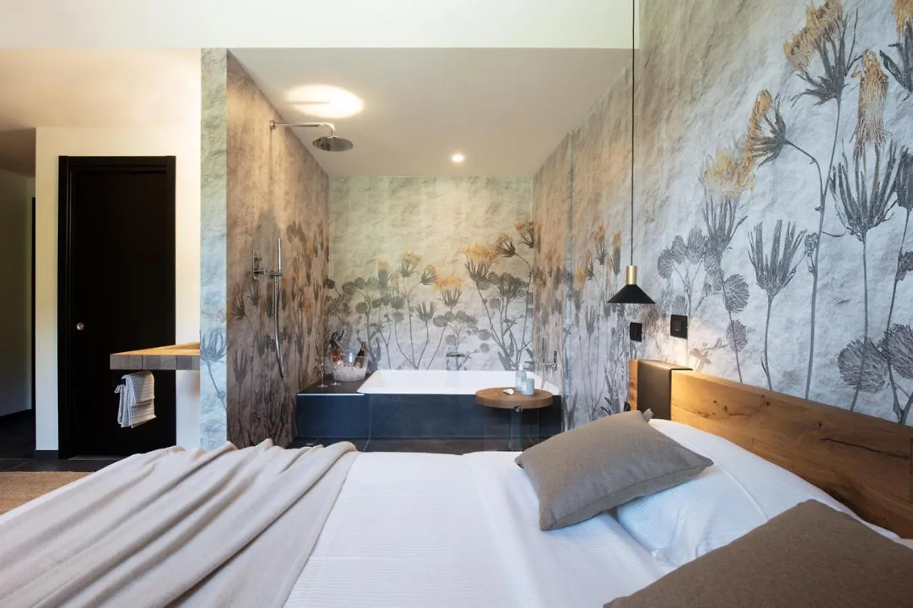 Hotel Agriturismo Podere Cavaga Lago D'Iseo Agribio Winery Foresto Sparso